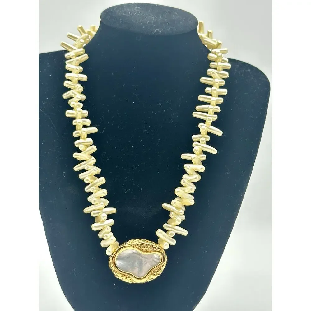 Napier Vintage Texture Pearl And Mother Of Pearl Faux Chocker Necklace Signed